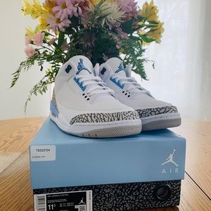 Air Jordan 3 Retro UNC